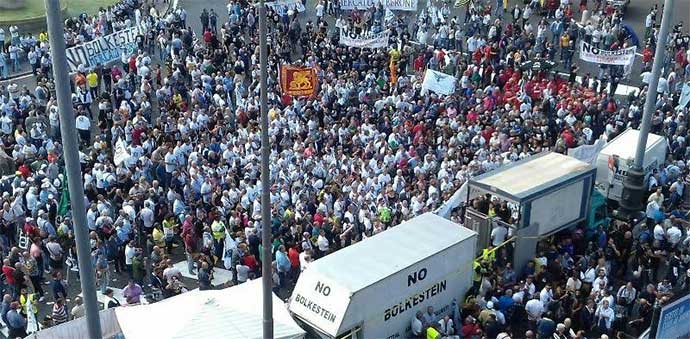 Risultati immagini per no bolkestein manifestazione roma