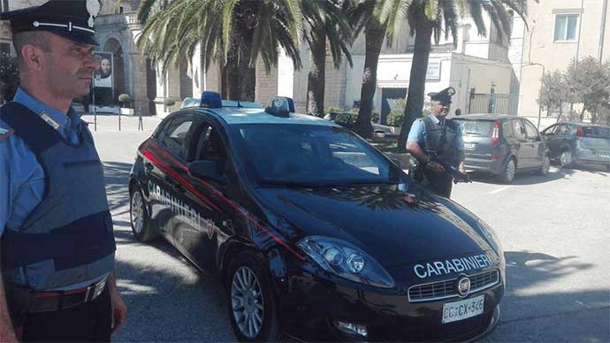 I Carabinieri ad Andria durante un controllo