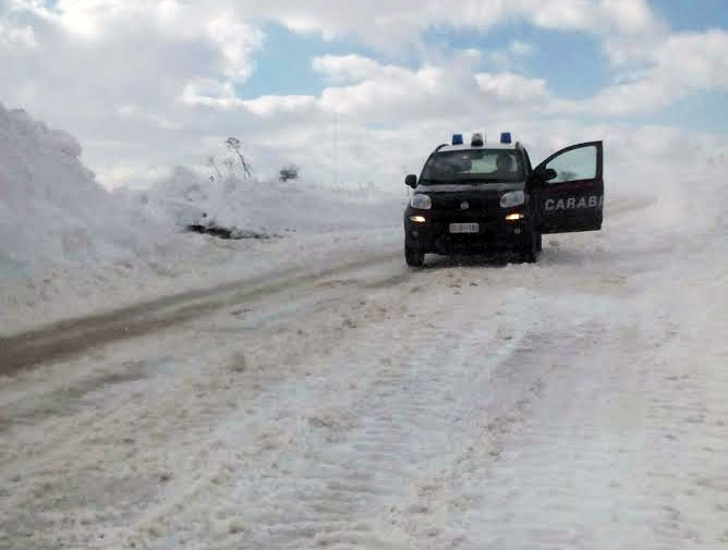 carabinieri-in-puglia-sotto-la-neve-