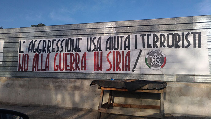 striscioni casapound a barletta contro guerra in siria