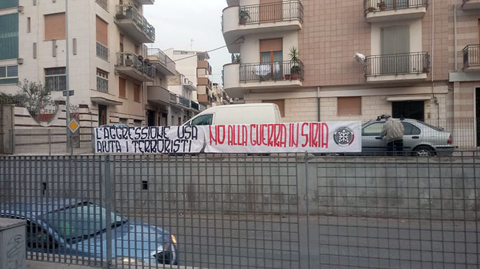 striscioni casapound ad andria contro guerra in siria