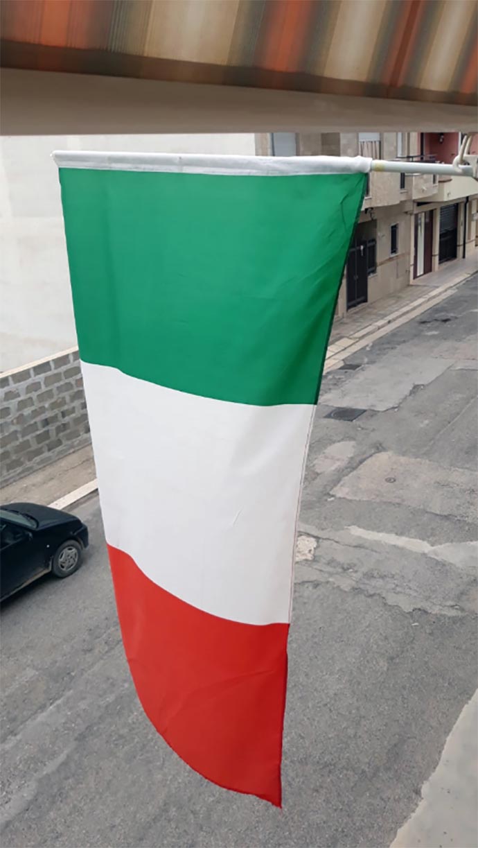 bandiera italiana andria