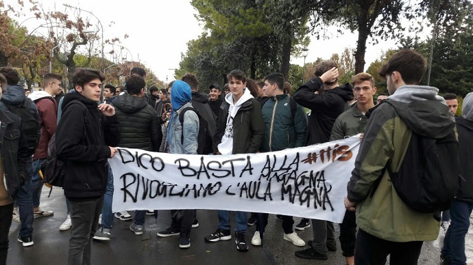 aula magna andria protesta studenti liceo