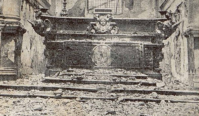 Andria come Parigi: anche la Cattedrale federiciana devastata da un incendio nel mese di aprile 1916