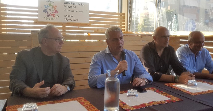 L’ex Sindaco Caldarone torna in campo con “Andria Bene Comune” e aderisce al partito fondato anche da Pizzarotti – video