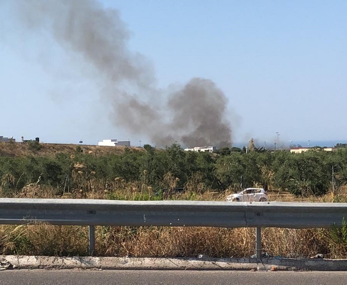 trani andria via incendio roghi