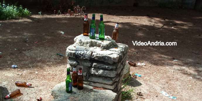 bottiglie abbandonate palestra verde Andria