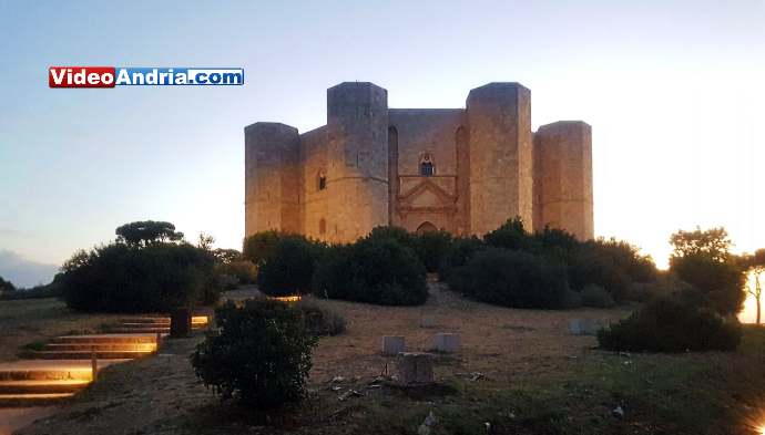 castel del monte andria sera